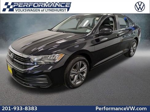Used 2024 Volkswagen Jetta SE w/ Panoramic Sunroof Package FWD image 1