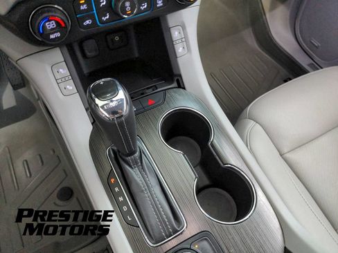 Used 2017 GMC Acadia SLT FWD image 19