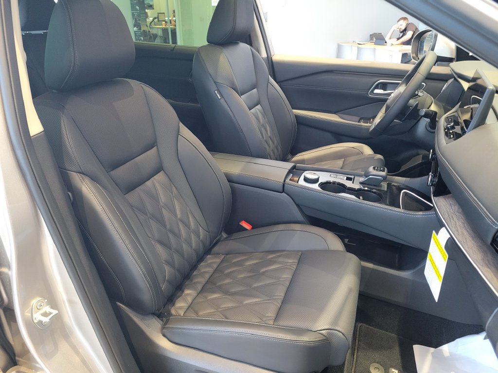 New 2026 Nissan Rogue Platinum AWD/4WD image 34