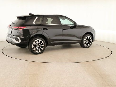 New 2026 Audi Q3 quattro 2.0T AWD/4WD image 7