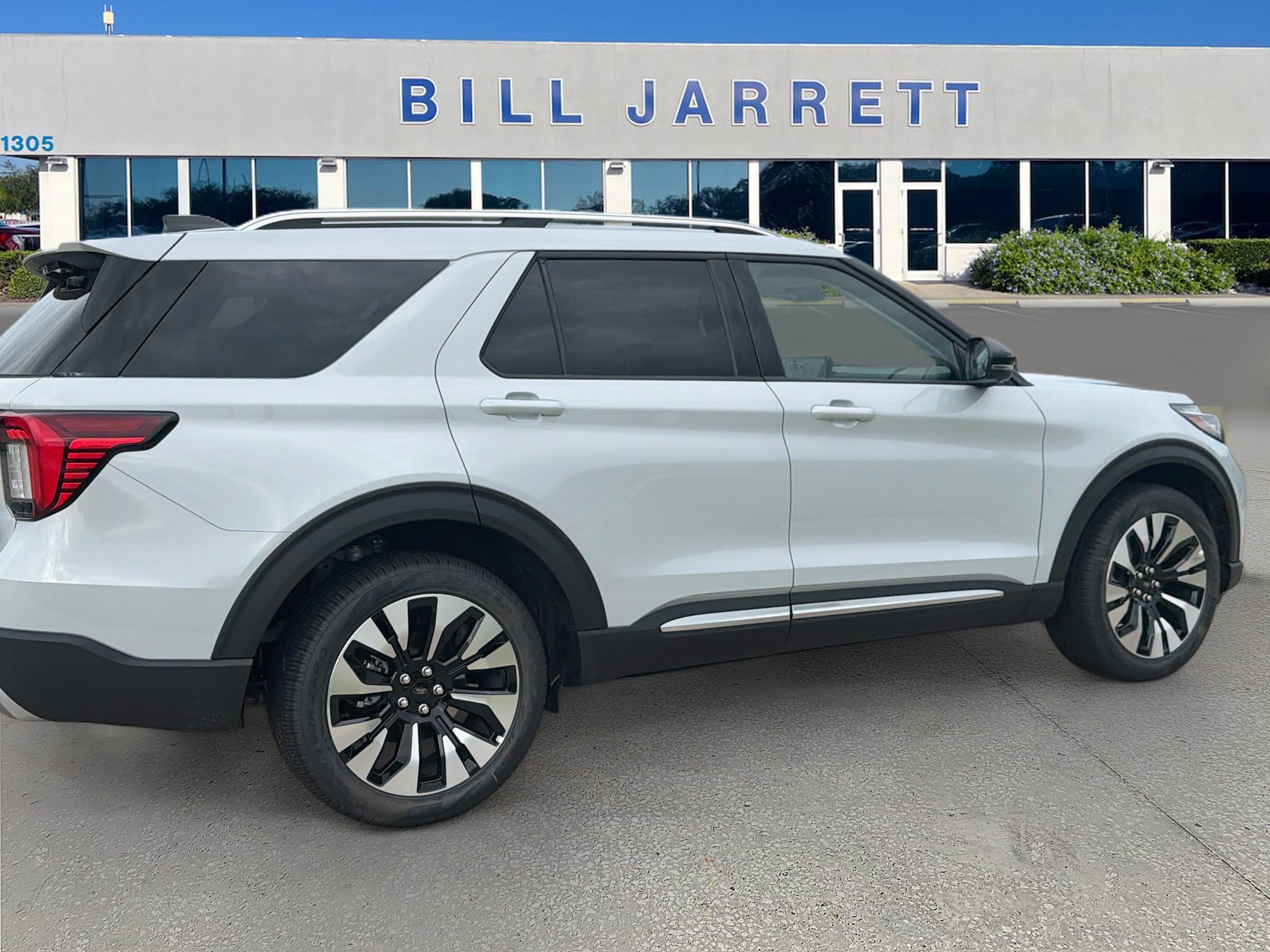 New 2026 Ford Explorer Platinum w/ LUX Leather Package AWD/4WD image 7