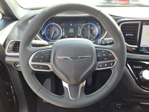 New 2026 Chrysler Pacifica Select image 13