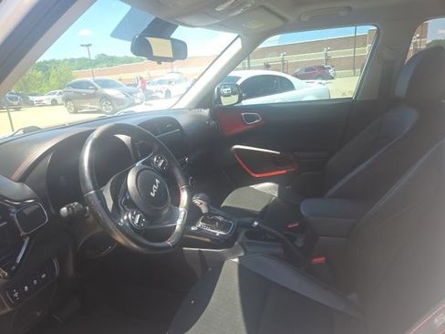 Used 2023 Kia Soul GT-Line FWD image 9