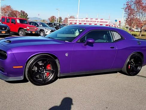 Used 2019 Dodge Challenger SRT Hellcat w/ Plus Package RWD image 4