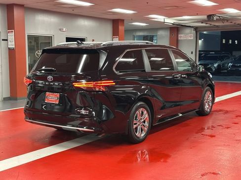 Certified 2023 Toyota Sienna Platinum AWD/4WD image 4