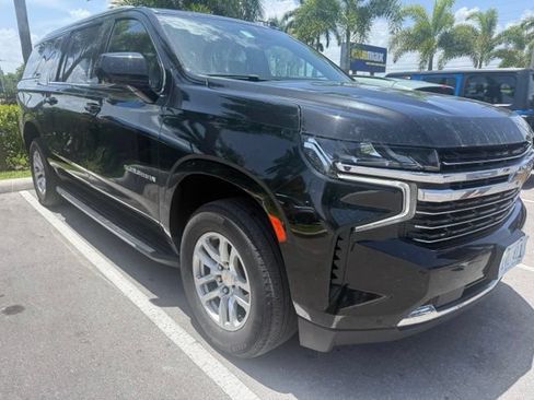 Used 2024 Chevrolet Suburban LT AWD/4WD image 2