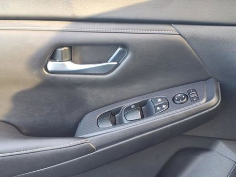 Used 2024 Nissan Sentra SV image 24