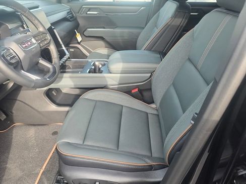 New 2026 GMC Acadia AT4 w/ Luxury Package AWD/4WD image 19