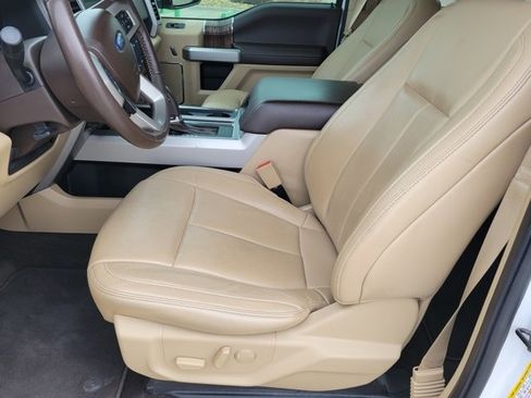 Used 2019 Ford F150 Lariat image 6