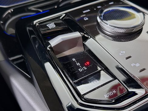 Used 2025 BMW 530i xDrive xDrive w/Navigation,Leather,Su image 20