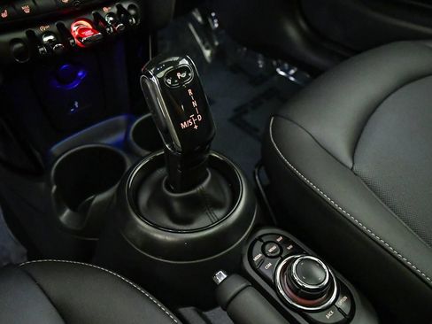 Certified 2024 MINI Cooper 2-Door Hardtop FWD image 19
