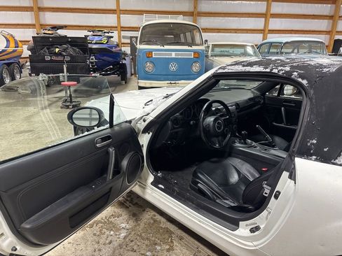 Used 2013 MAZDA MX-5 Miata Grand Touring w/ Premium Pkg image 9