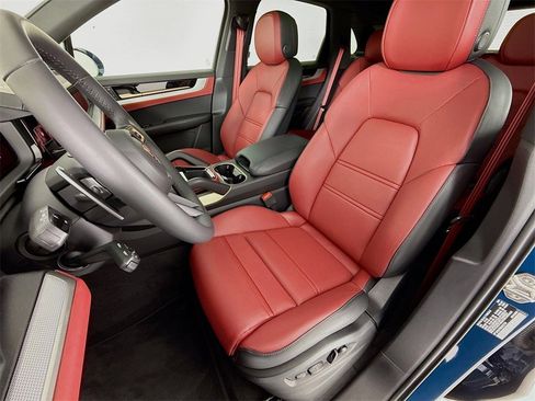 New 2025 Porsche Cayenne S image 5