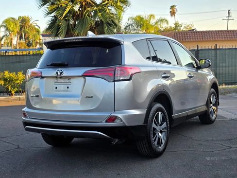 Used 2018 Toyota RAV4 XLE w/ Carpet Mat Package FWD image 3