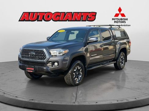 Used 2019 Toyota Tacoma TRD Off-Road image 5