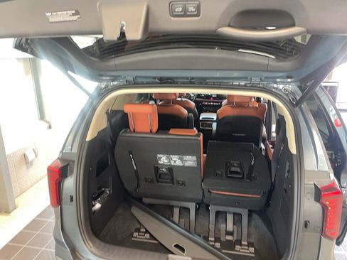 Used 2026 Kia Carnival SX Prestige image 29