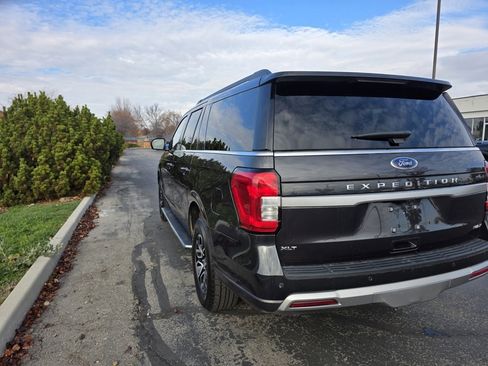 Used 2023 Ford Expedition Max XLT image 7