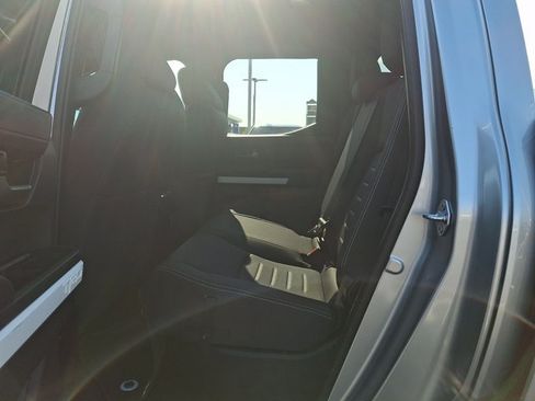Certified 2024 Toyota Tacoma TRD Off-Road AWD/4WD image 10