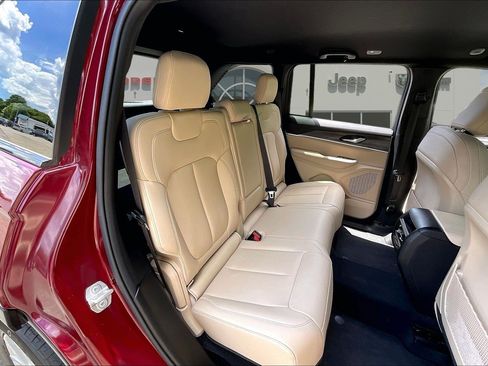 Certified 2023 Jeep Grand Cherokee Limited AWD/4WD image 24