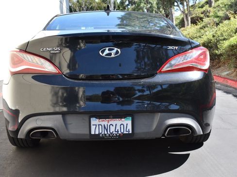 Used 2013 Hyundai Genesis 2.0T RWD image 5