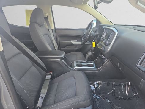 Used 2019 Chevrolet Colorado LT w/ Colorado RST Special Edition image 16