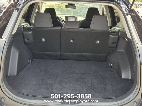 Used 2022 Toyota RAV4 LE AWD/4WD image 13