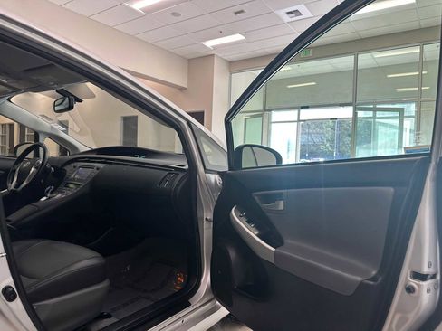 Used 2014 Toyota Prius Four image 26