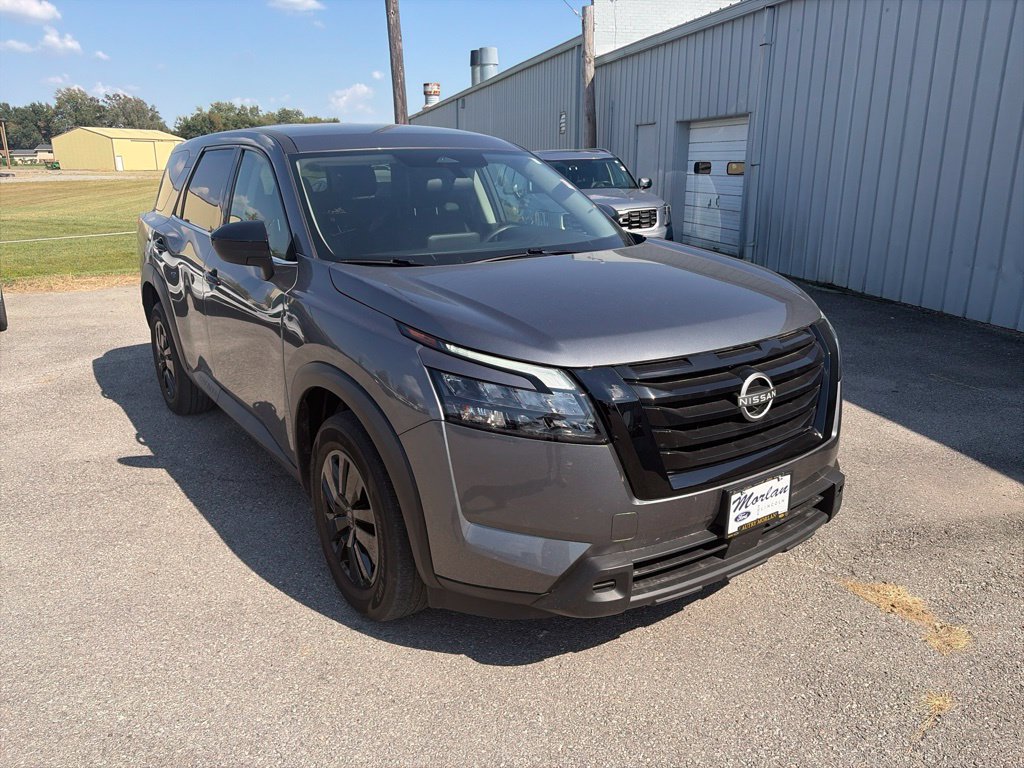 Used 2025 Nissan Pathfinder S AWD/4WD image 8