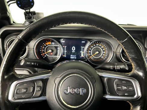 Used 2021 Jeep Gladiator Overland AWD/4WD image 14