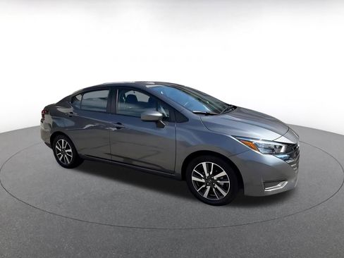 Used 2025 Nissan Versa SV FWD image 3