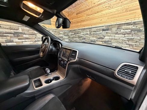 Used 2015 Jeep Grand Cherokee Altitude AWD/4WD image 15