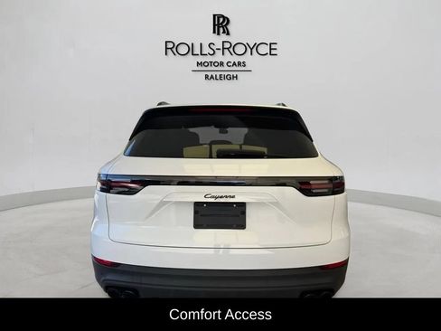 Used 2023 Porsche Cayenne AWD/4WD image 5
