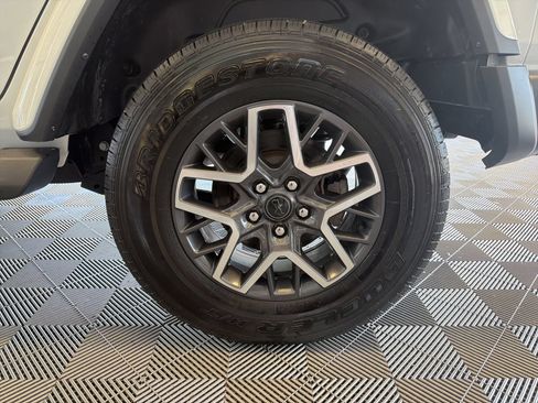 Used 2024 Jeep Wrangler Unlimited Sahara AWD/4WD image 7