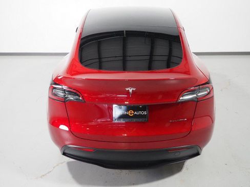 Used 2024 Tesla Model Y Long Range AWD/4WD image 8