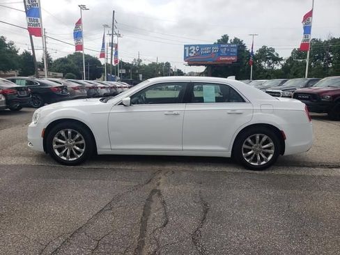 Used 2016 Chrysler 300 Limited w/ Driver Convenience Group AWD/4WD image 7