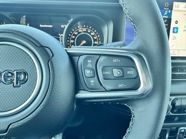 New 2025 Jeep Wrangler Unlimited Sahara AWD/4WD image 16