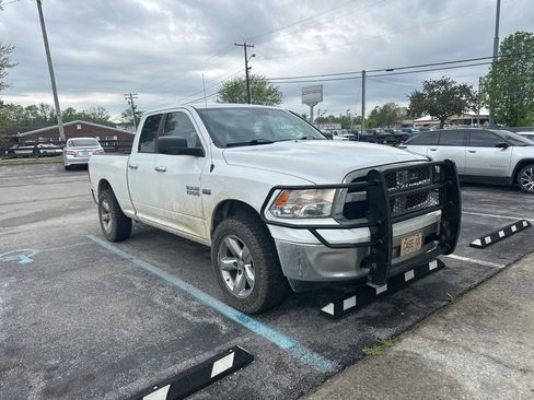Used 2016 RAM 1500 Classic SLT image 2