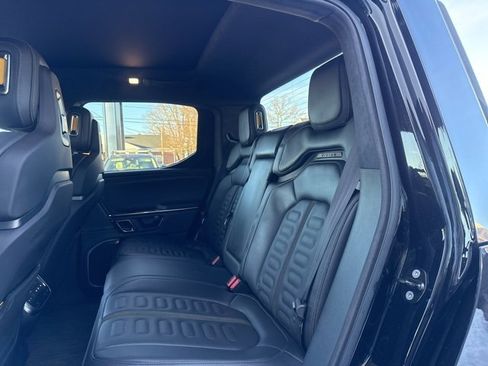 Used 2022 Rivian R1T Adventure image 10