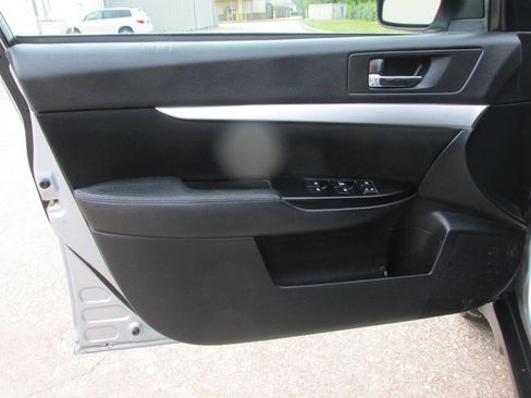 Used 2014 Subaru Outback 2.5i Premium w/ Moonroof Package image 11