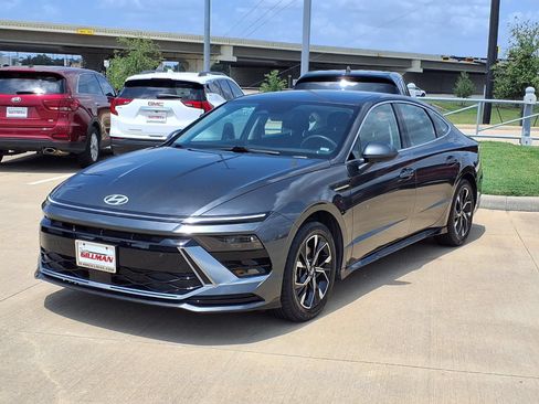 Used 2025 Hyundai Sonata SEL FWD image 4