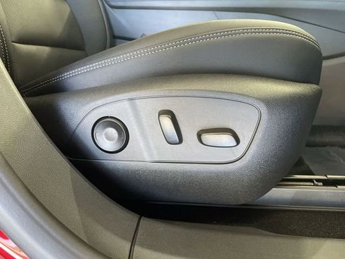 New 2025 Chevrolet Blazer EV LT image 25