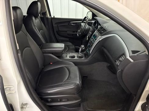 Used 2012 Chevrolet Traverse LT FWD image 32