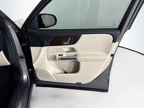 Used 2026 Mercedes-Benz GLB 250 image 25