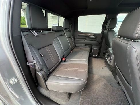 Used 2023 Chevrolet Silverado 1500 High Country w/ Technology Package AWD/4WD image 33