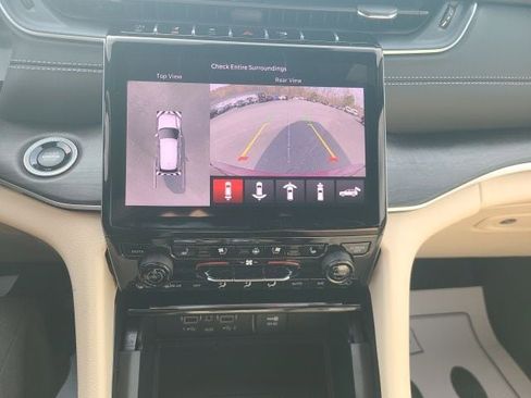 New 2025 Jeep Grand Cherokee Limited w/ Luxury Tech Group II image 14