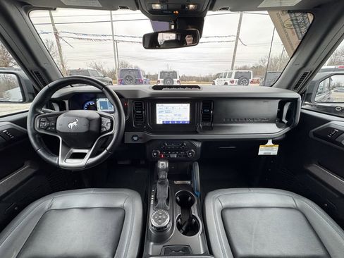 Used 2023 Ford Bronco Black Diamond w/ Sasquatch Package image 16