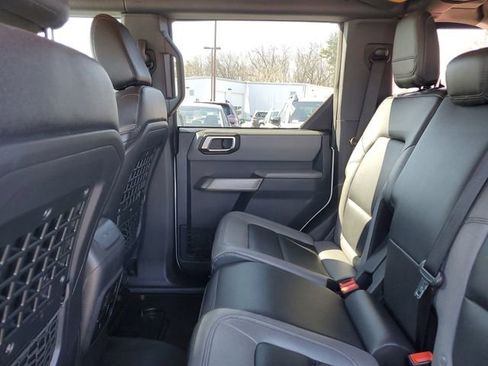 Used 2023 Ford Bronco Black Diamond image 13