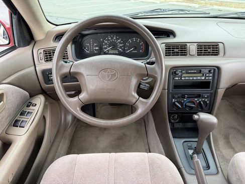 Used 1998 Toyota Camry LE image 16