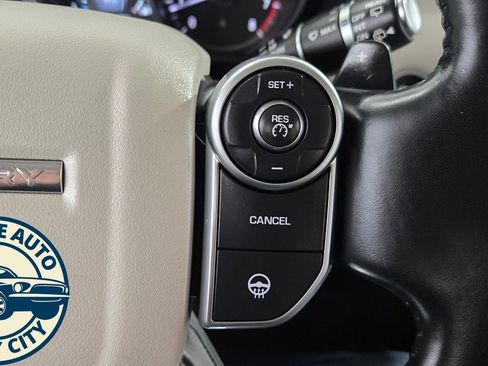 Used 2017 Land Rover Discovery HSE Luxury AWD/4WD image 14