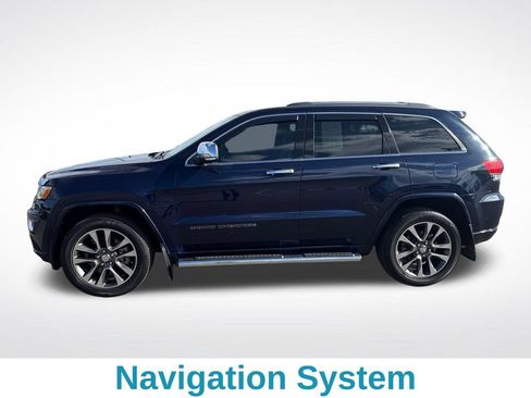 Used 2017 Jeep Grand Cherokee Overland w/ Jeep Active Safety Group AWD/4WD image 3
